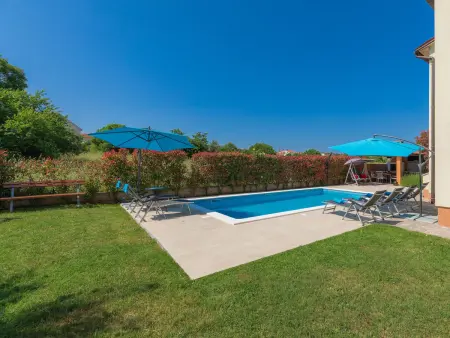 Maison Linden Tree : 6 chambres, piscine privée à Pula : photo 2