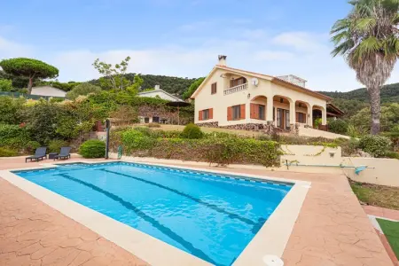 Location villa à Tordera, Villa moderne à Tordera avec piscine privée
