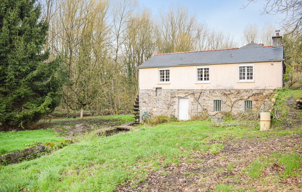 Ancien moulin à eau en Bretagne, vue rivière Jaudy - Photo 1