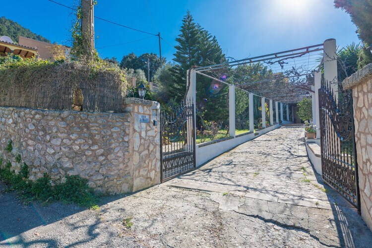 Villa Coste Can Moragues à Pollença, piscine et véranda - Photo 8