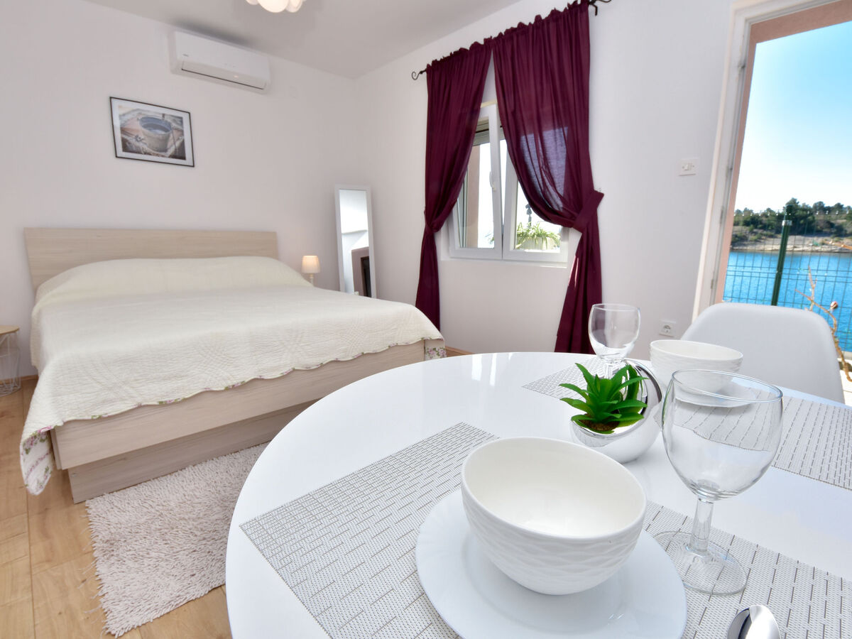 Bungalow Ana à 10 m de la plage, Novigrad - Photo 3