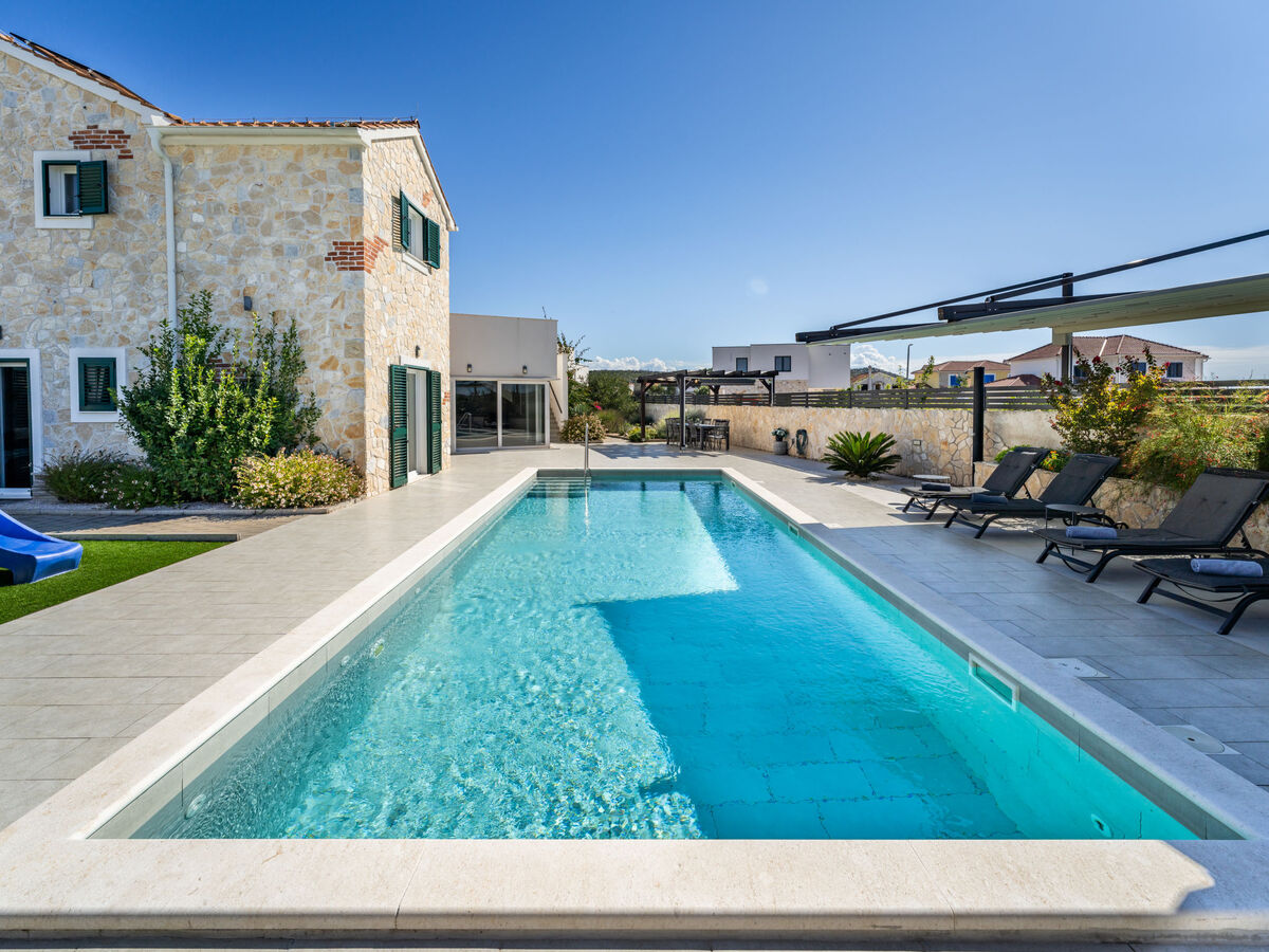 Villa Carmen avec piscine chauffée à Zaton - Photo 1