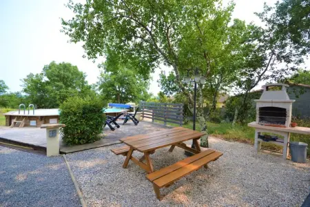 Studio Les Papillons avec piscine à Largentière : photo 24