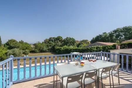 Le Dolmen, Maison de vacances spacieuse avec jardin - Photo 2