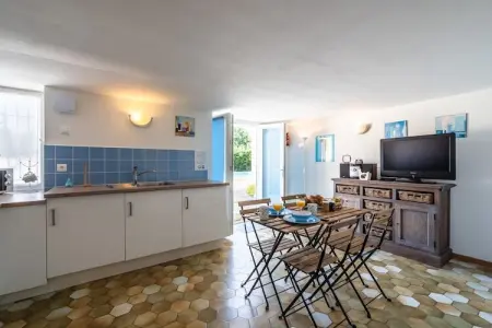 Le Dolmen, Maison de vacances spacieuse avec jardin - Photo 17
