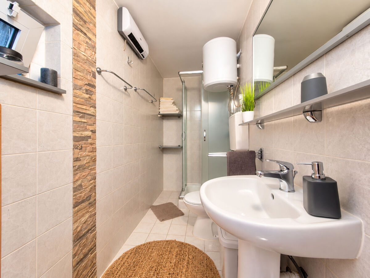 Maison Maja à Fužine avec piscine privée - Photo 12