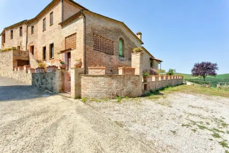 Il Melograno, Ferme isolée à Montalcino avec piscine - Photo 8