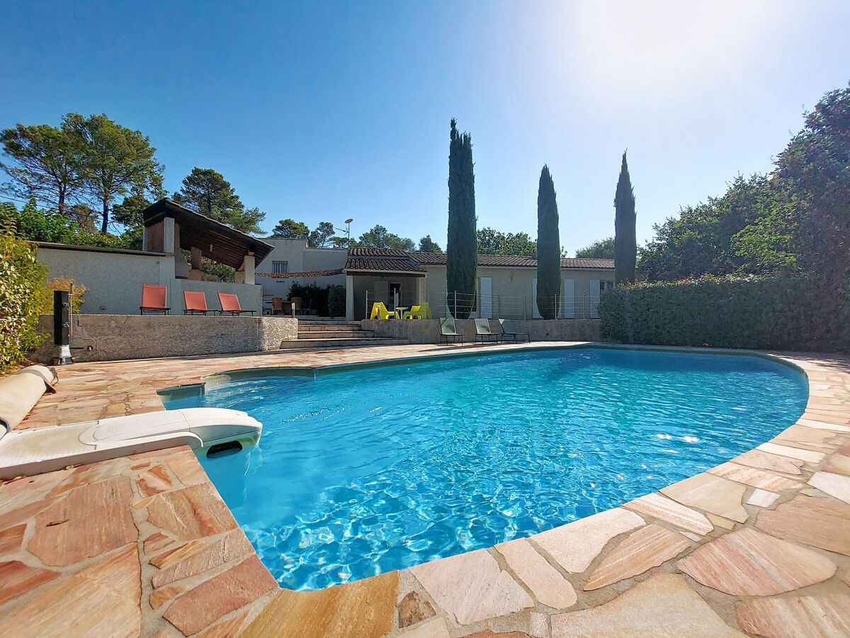 Maison Bois d'Astros à Rocbaron, piscine et 5000 m² - Photo 1