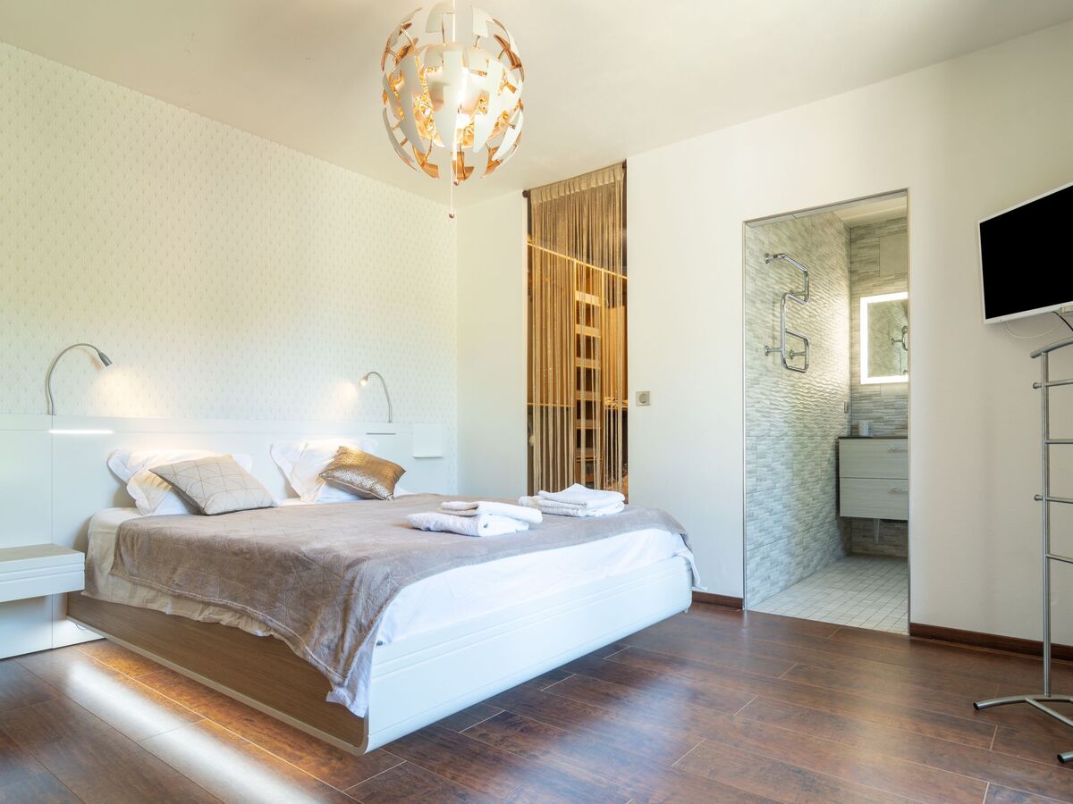 Maison Bois d'Astros à Rocbaron, piscine et 5000 m² - Photo 4