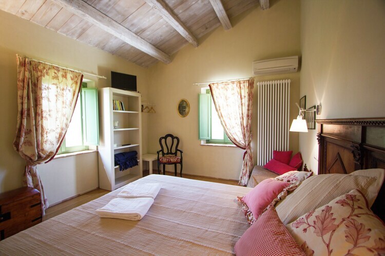 Villa Fiorini - 5 chambres avec piscine privée à Barchi - Photo 19