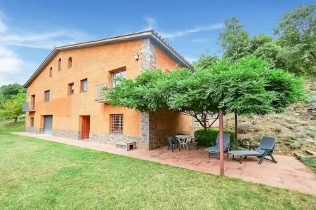 Location maison à Montseny, Maison Vacances Montseny avec Piscine