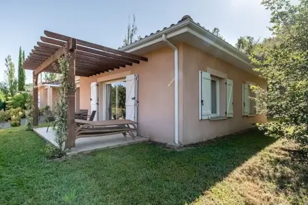 Location villa à Masseube, Ravissante villa א Masseube avec piscine