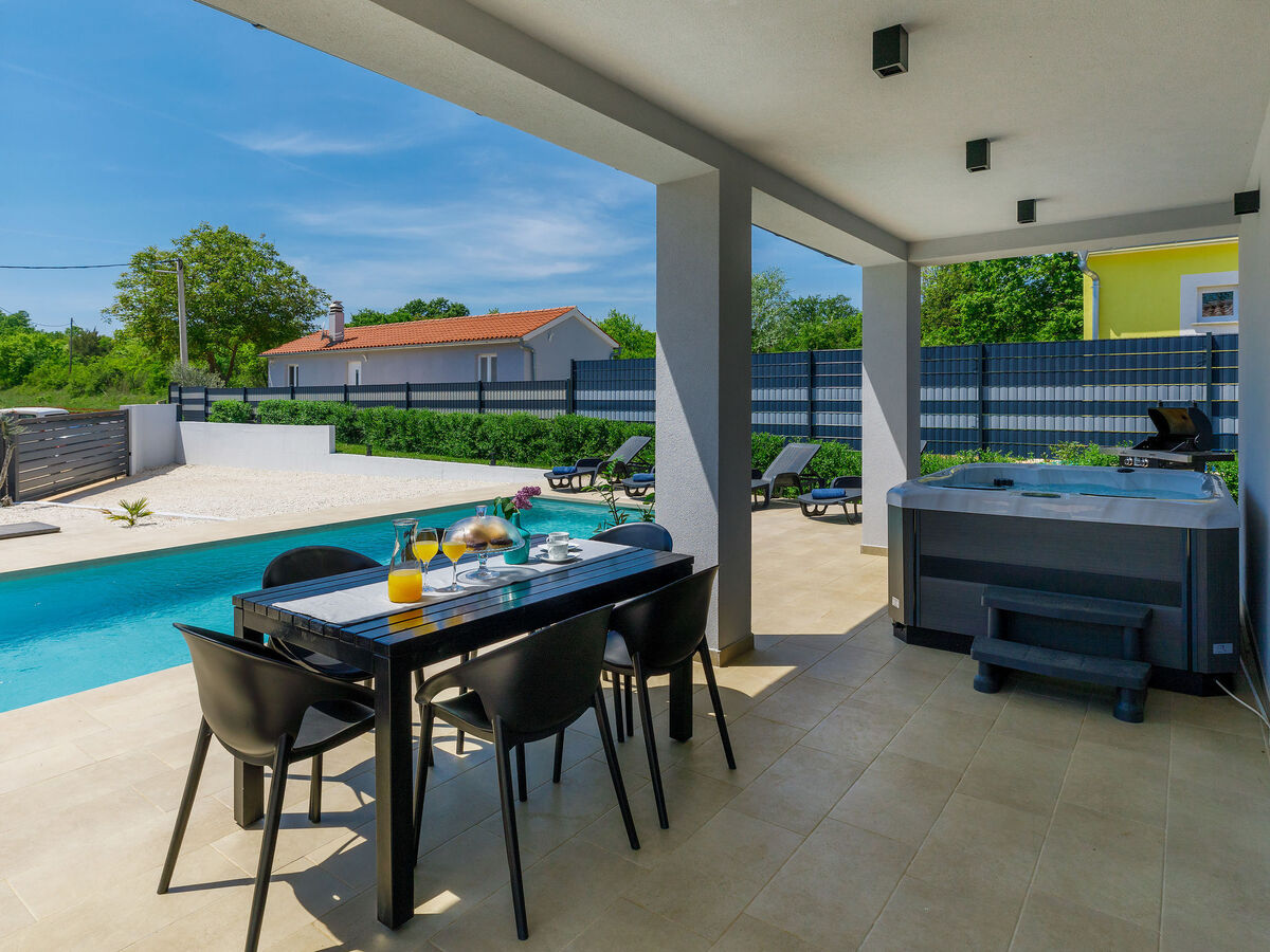 Villa Vine avec piscine chauffée à Marčana - Photo 9