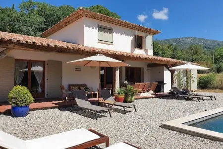 Location villa à Bargemon, Villa à Bargemon avec piscine et vue