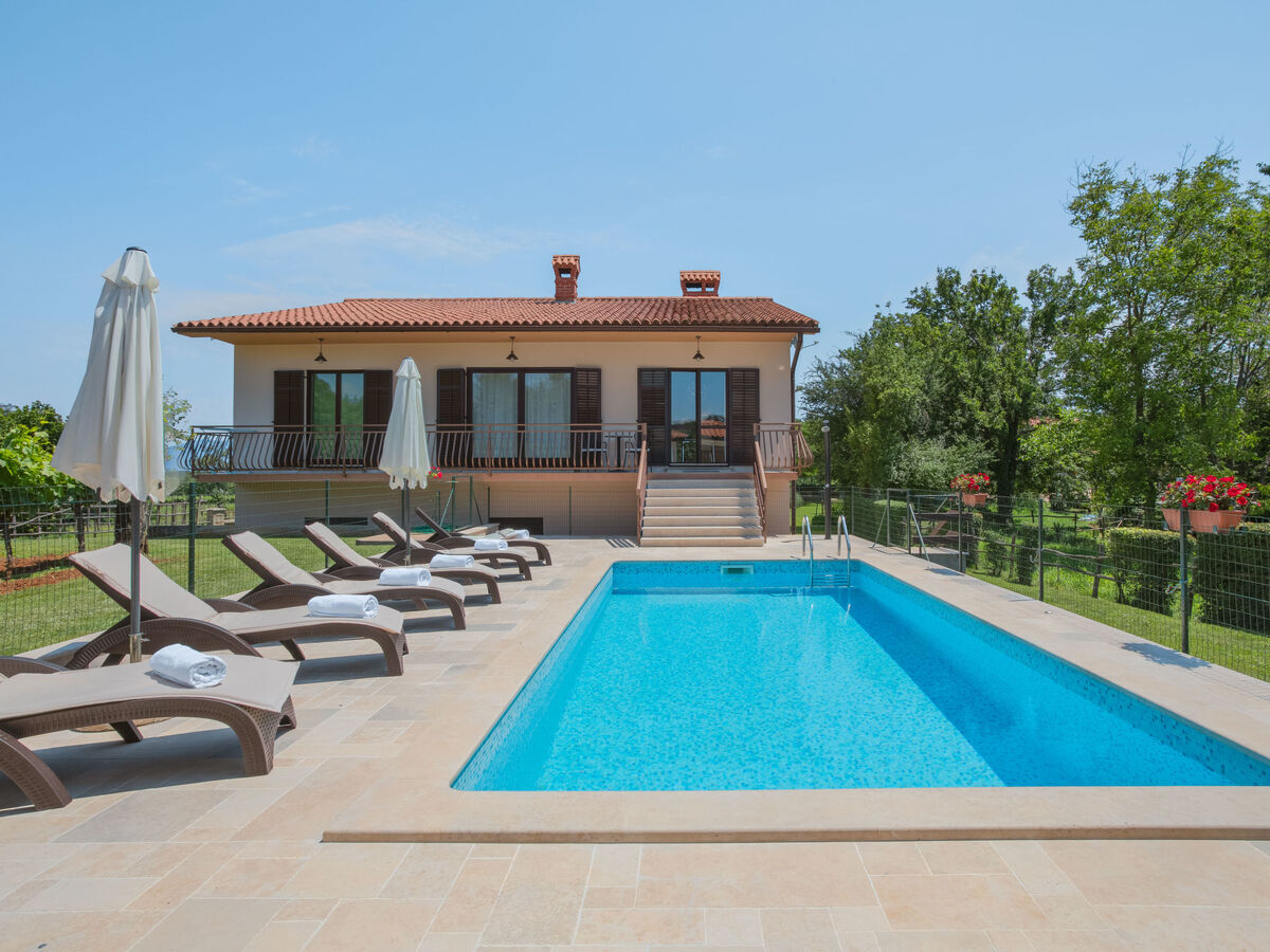 Maison Ana à Labin : piscine privée et jardin 3000 m² - Photo 1