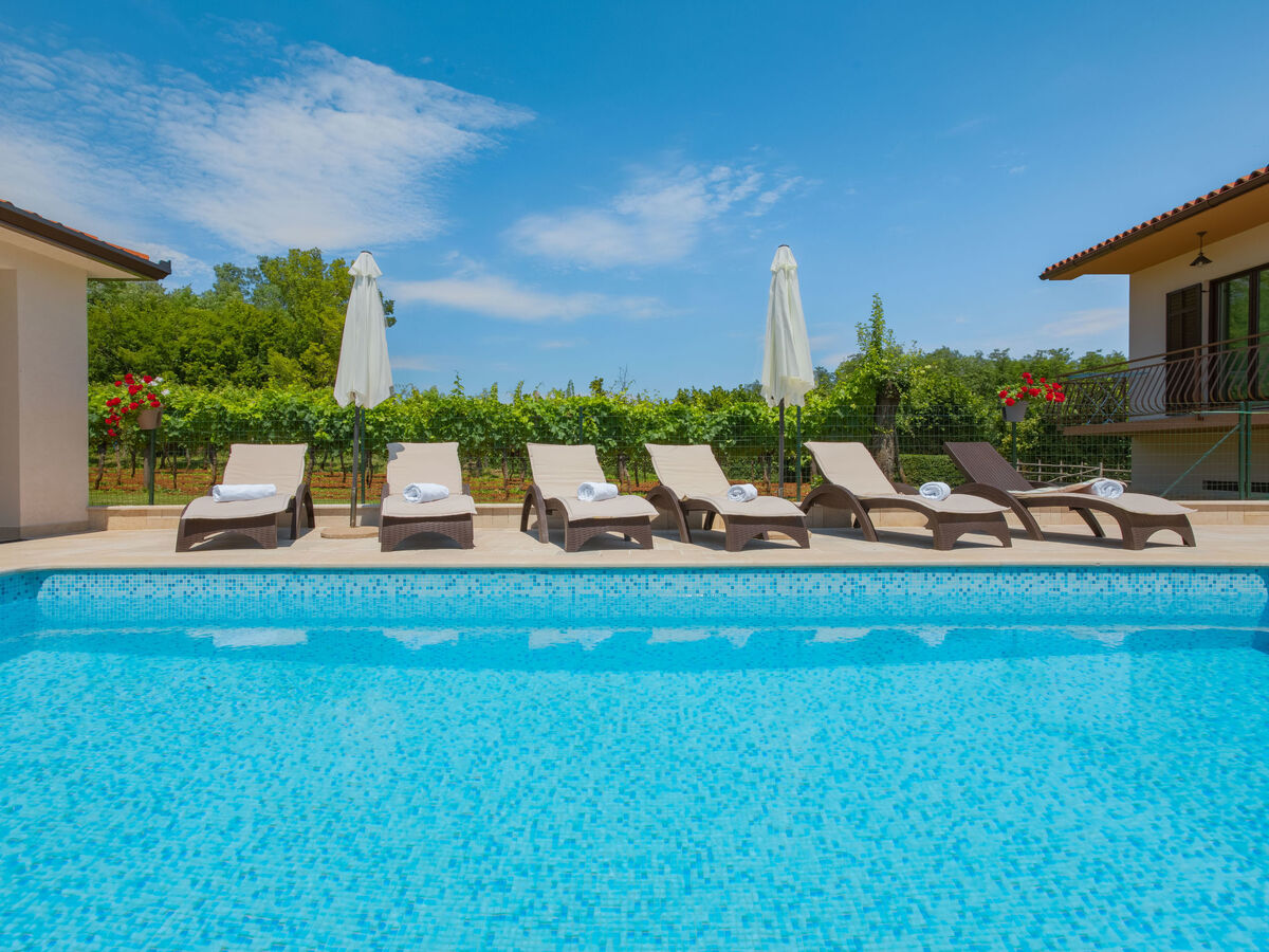 Maison Ana à Labin : piscine privée et jardin 3000 m² - Photo 2