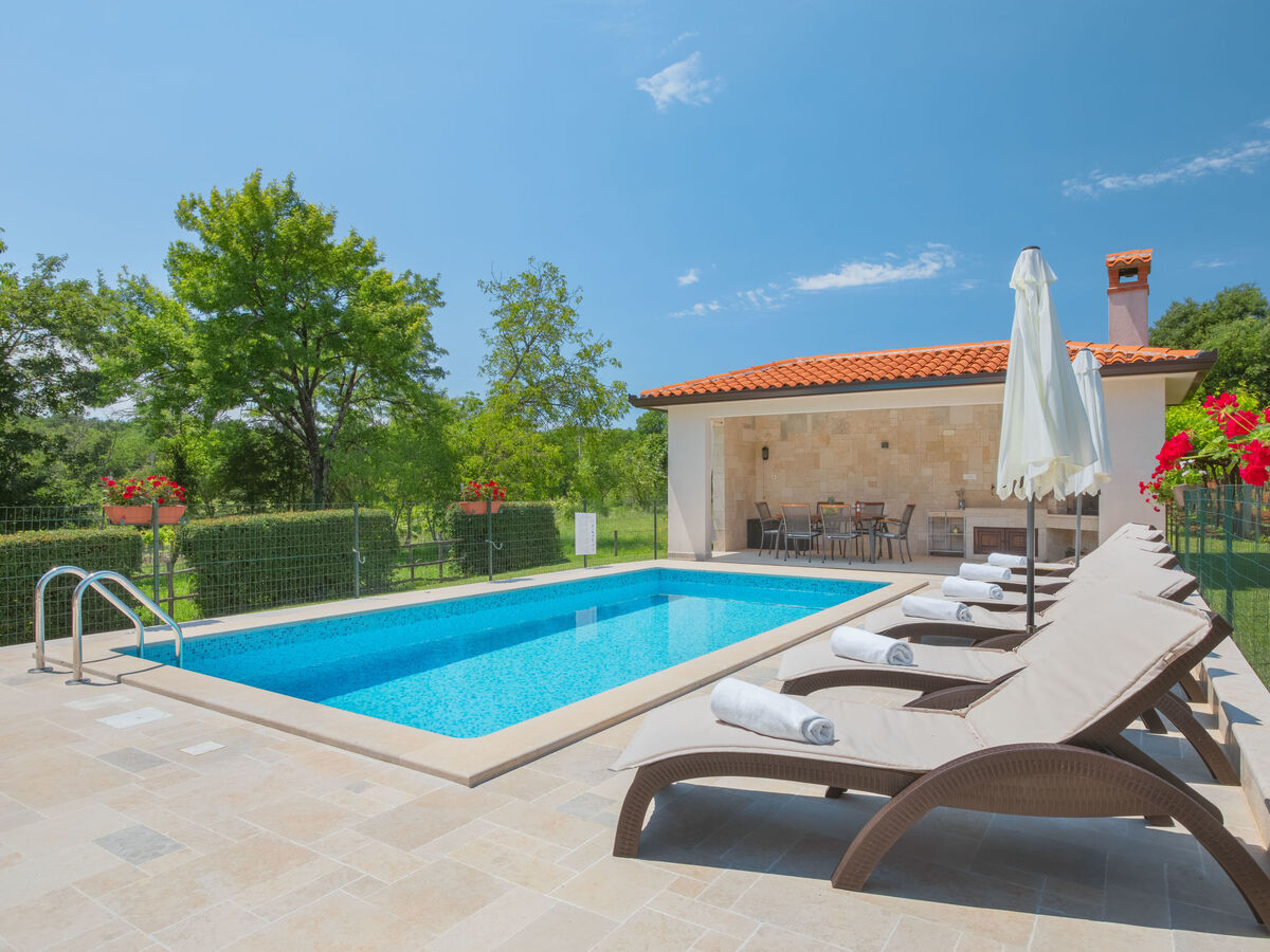 Maison Ana à Labin : piscine privée et jardin 3000 m² - Photo 3