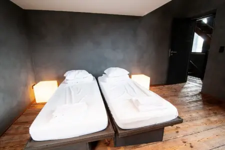 Maison 21 pers. à Denée : 7 chambres, tennis, toboggan : photo 4