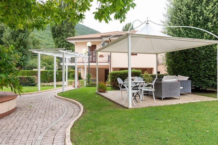Maison 4 pers. à Foligno : 2 piscines, jardin & spa - Photo 1