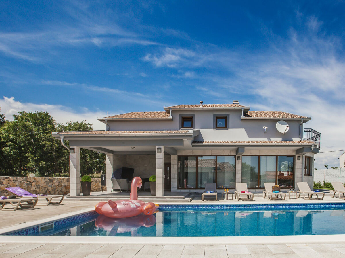Villa Oasis of peace à Imotski : piscine chauffée, 5 chambres - Photo 1