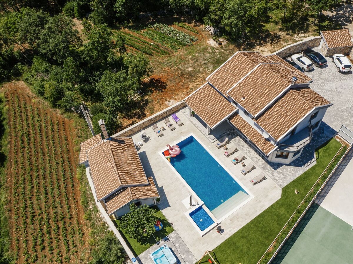Villa Oasis of peace à Imotski : piscine chauffée, 5 chambres - Photo 14