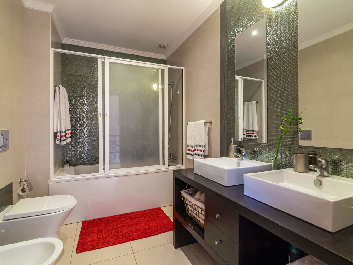 Bela Vitta – Maison 2 chambres avec piscine - Photo 16