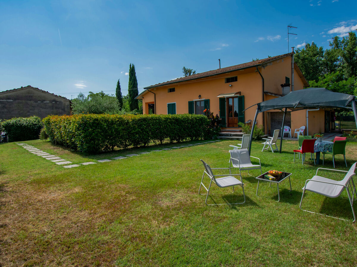 Maison Elena à Orentano avec piscine partagée - Photo 2