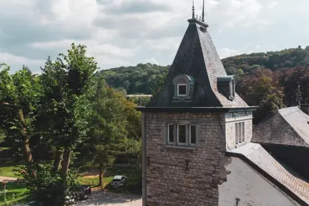 Tour du château XVIe siècle à Aywaille : photo 2