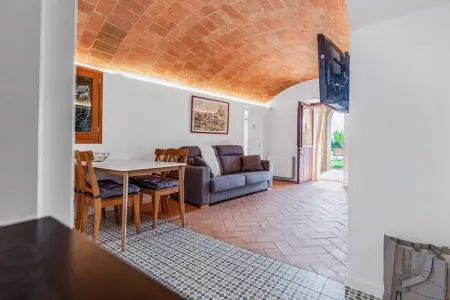 Maison avec piscine à Vulpellac, 4 personnes : photo 7