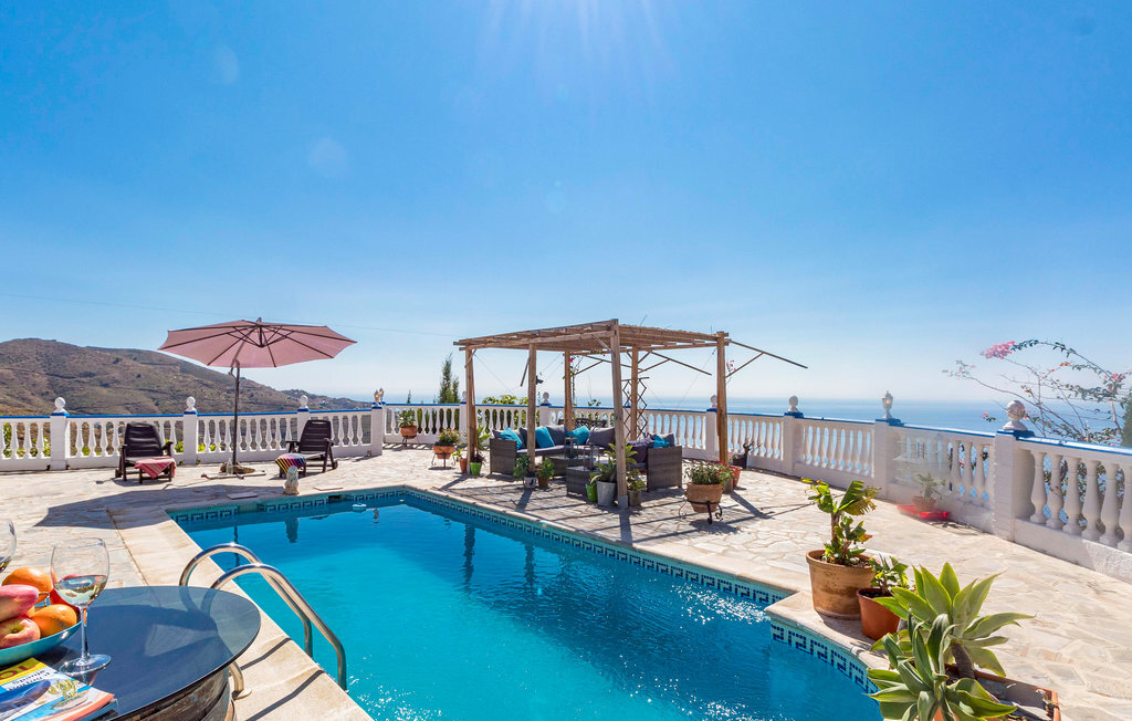 Maison avec piscine privée à 2,5 km des plages - Photo 4