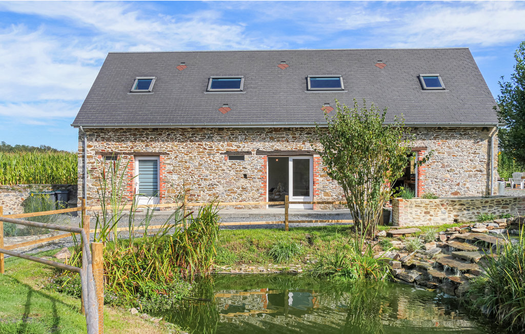 Ancienne ferme du 19e siècle avec étang et jardin clos - Photo 1