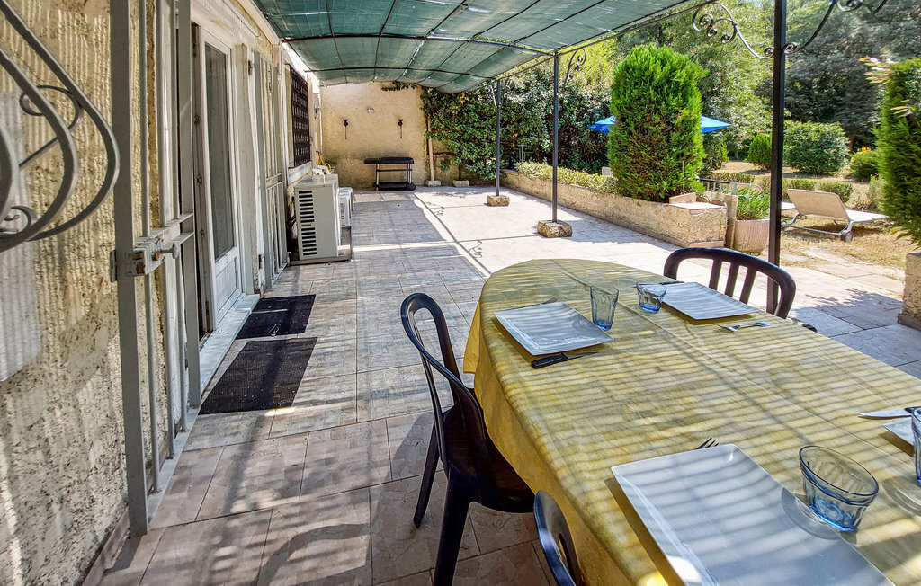Maison mitoyenne Salernes, terrasse couverte et jardin - Photo 3