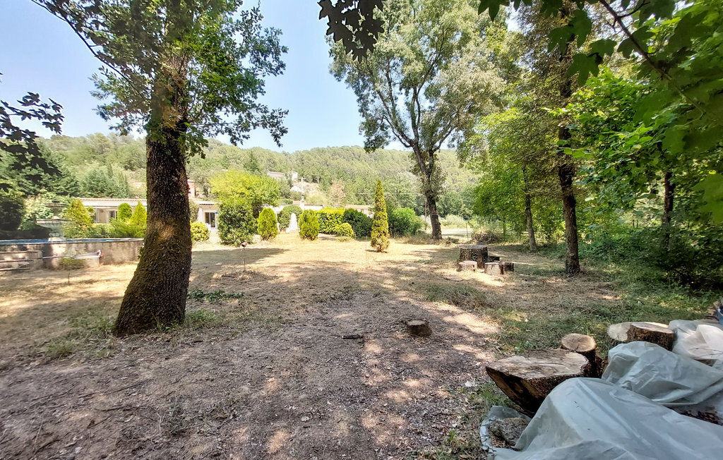 Maison mitoyenne Salernes, terrasse couverte et jardin - Photo 8