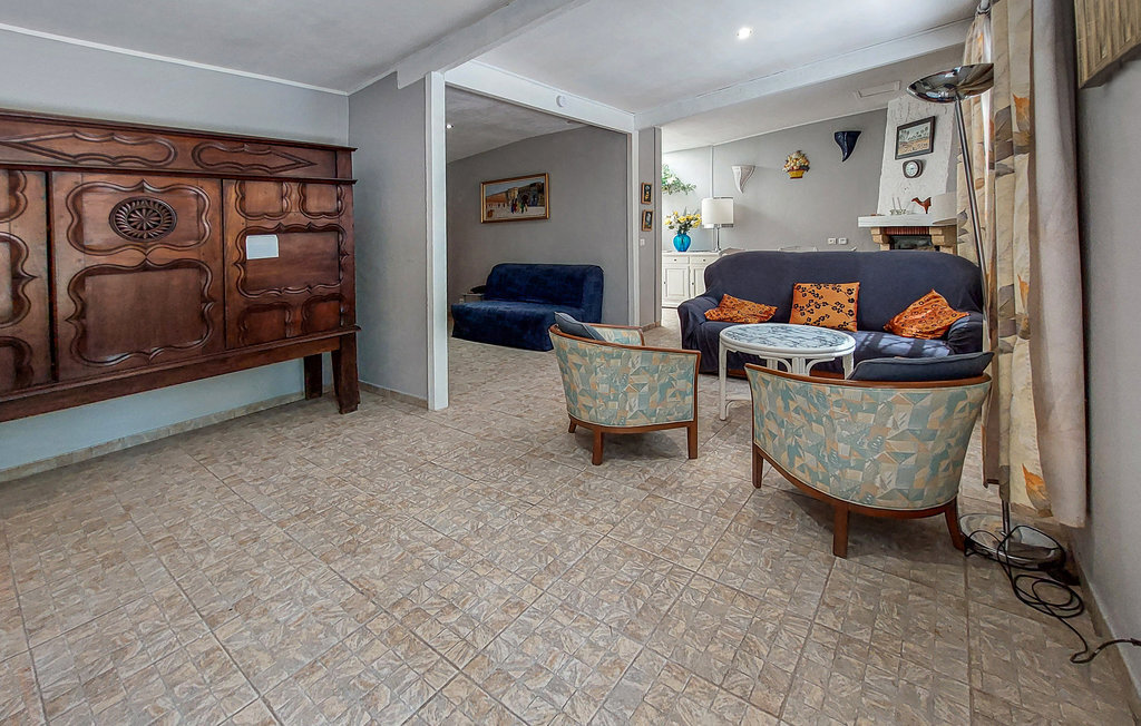 Maison mitoyenne Salernes, terrasse couverte et jardin - Photo 14