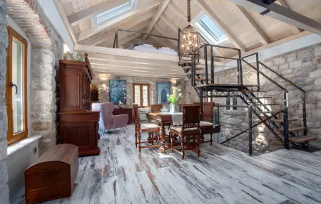 Location maison à Omis