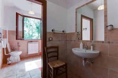Hillside Villa with Pool, Villa à flanc de colline avec piscine - Photo 23