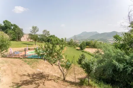 Hillside Villa with Pool, Villa à flanc de colline avec piscine - Photo 28