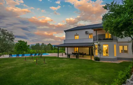 Location maison à Zmijavci