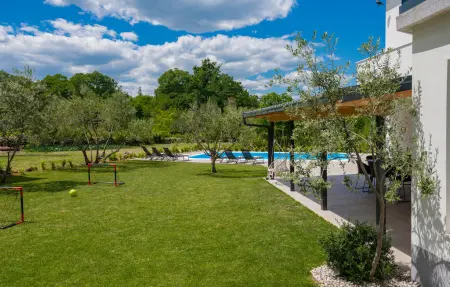 Maison 7 personnes à Zmijavci - Photo 2