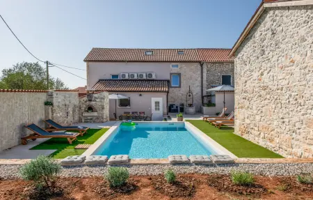 Location maison à Duga Uvala