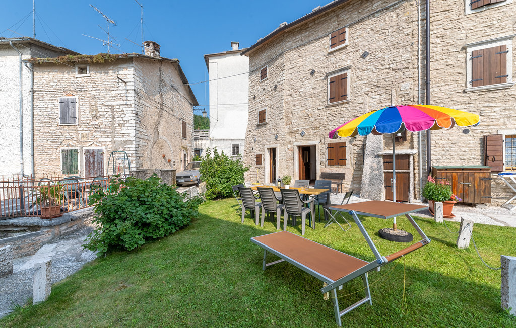 Casa Sant, Maison 8 personnes à Sant'Anna d'Alfaedo - Photo 1