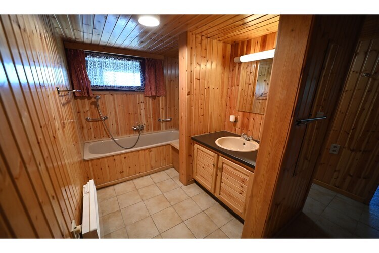 Chalet avec bain nordique, vallée de l'Ourthe à Beffe - Photo 18