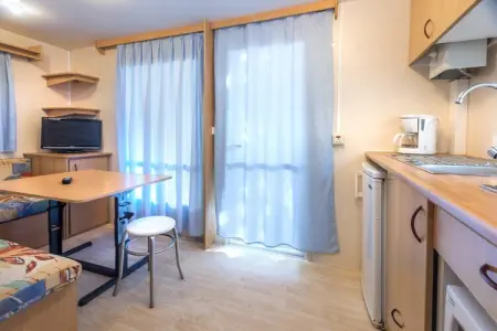 Camping Solmar - COTTAGE B, Chalet à Blanes près de Costa Brava - Photo 6