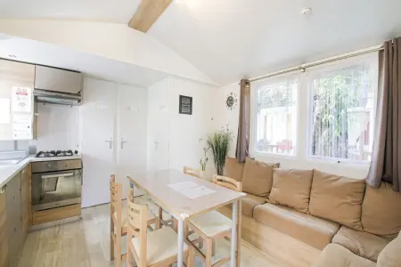 Mobil-home 6 personnes avec piscines chauffées : photo 9