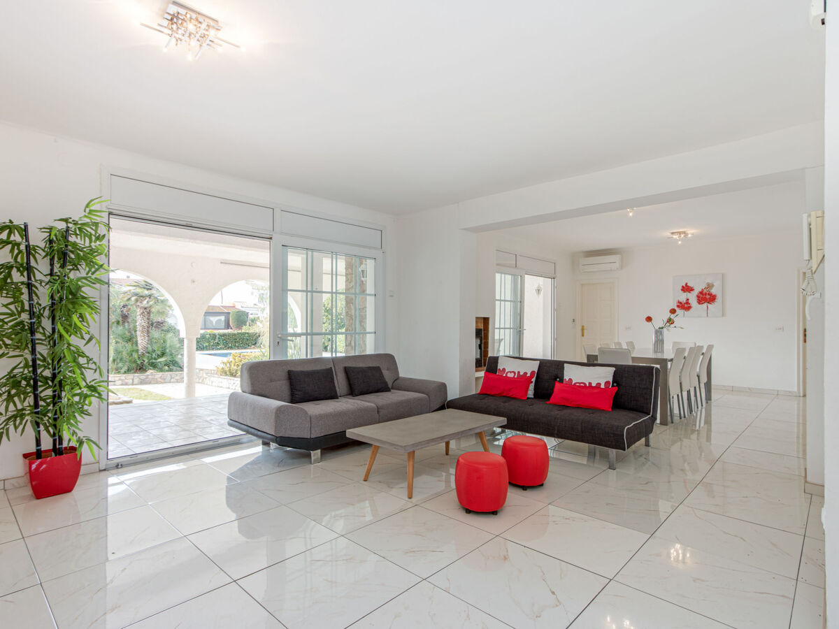 Villa Residencia Marítima, 8 chambres avec piscine à Empuriabrava - Photo 3