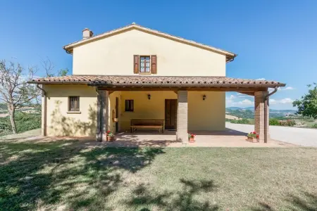 Sant'Angiolino – Maison 7 pers. avec jardin à Urbania