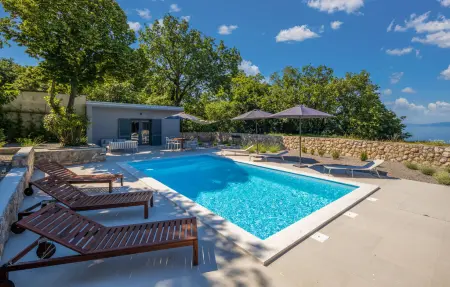 Location maison à Glavani