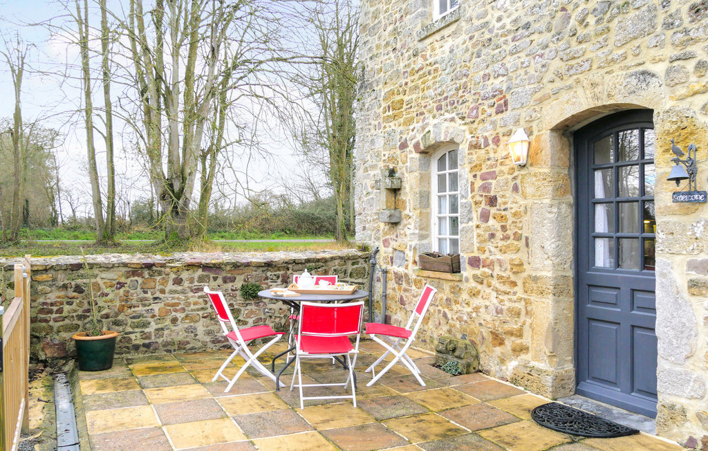 Villa du 18e siècle avec vue sur les douves à Auxais - Photo 2