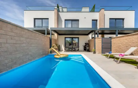 Location maison à Peroj