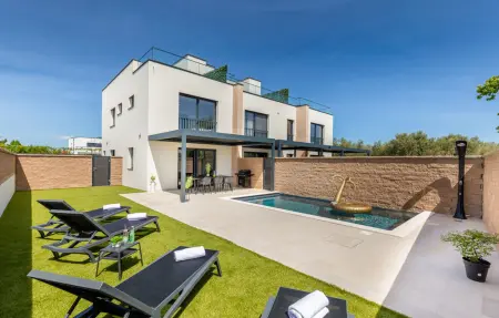 Location maison à Peroj